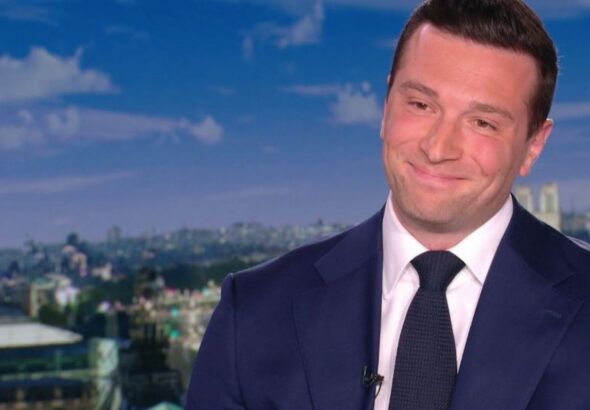 « Si l’on vient expliquer aux Français que l’on ne va pas baisser la fiscalité pour 99 % d’entre eux, au motif que cela pourrait profiter aux 1 % qui roulent en Porsche, ce n’est pas sérieux », estime Jordan Bardella, président du Rassemblement national