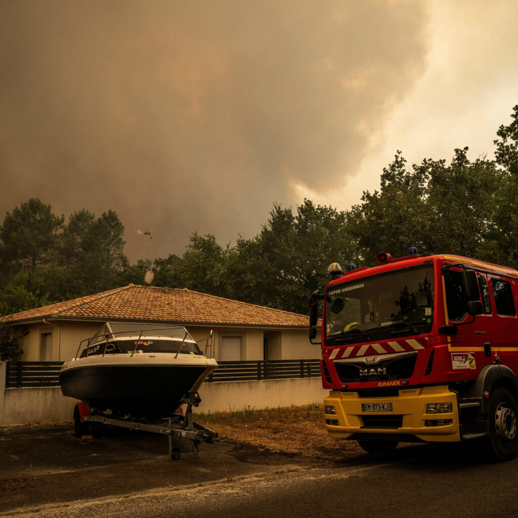 EN DIRECT - Incendies : près de 200.000 personnes évacuées
