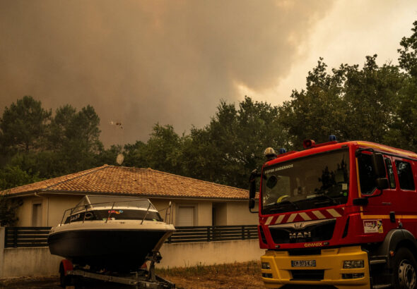 EN DIRECT – Incendies : près de 200.000 personnes évacuées en France, près de 98.000 hectares partis en fumée