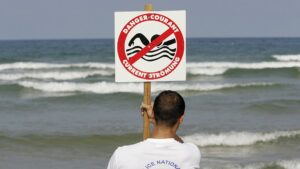 Caméras anti-noyade, bouée volante… À la plage, la tech sauve des vies cet été